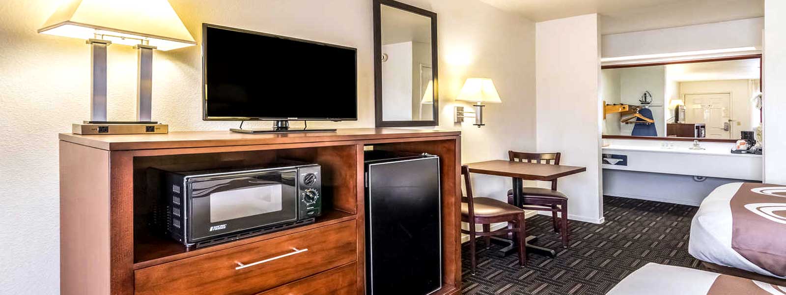 Quality Inn Downtown State University Affordable Lodging in Fresno California Clean Comfortable Rooms Newly Remodeled Close to Downtown